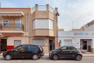 Towny house  C/ santisimo cristo. Solvia inmobiliaria  chalet adosado aldaia