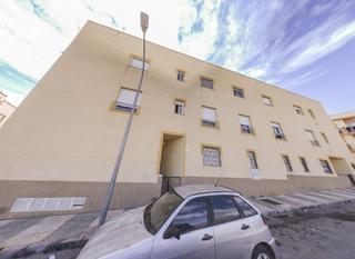 Piso  Avenida del genil. Solvia inmobiliaria  piso vícar