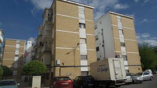 Pis  Calle santander. Solvia inmobiliaria  piso camas