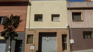 Xalet  Carrer de sant jordi. Solvia inmobiliaria  casa santa coloma de gramenet