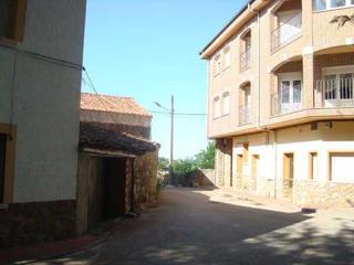 Edifici  C/ segovia. Solvia inmobiliaria  edificio candeleda