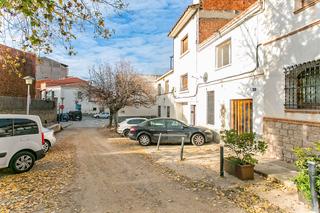 Locale commerciale  C/ torrent de la cova. Solvia inmobiliaria  locales garriga la
