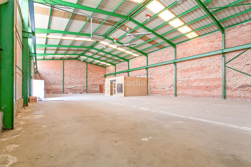 Foto 9fc71fca-5555-44c3-a9cd-887df86389d7. Capannone industriale in Congost-Santa Caterina Manresa