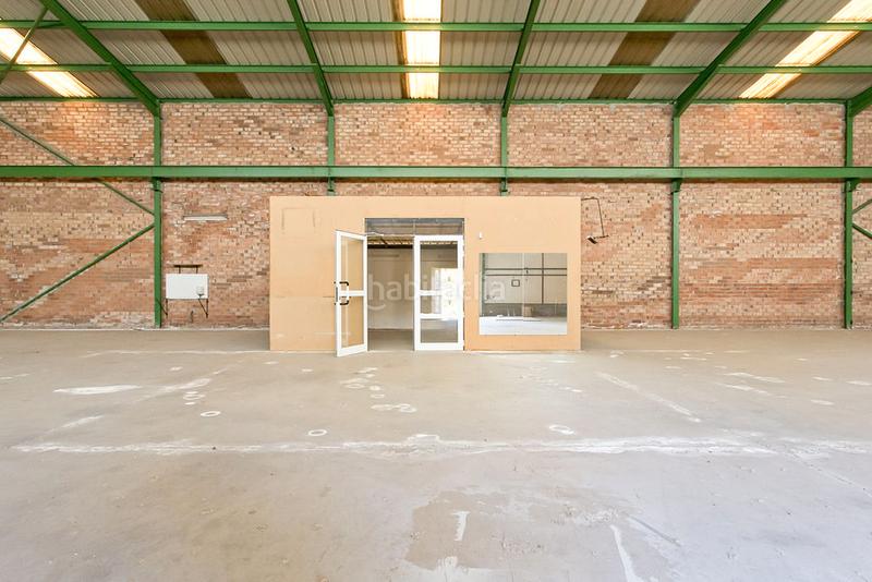 Foto c38f2d16-8c99-4909-be07-8fb865613501. Capannone industriale in Congost-Santa Caterina Manresa