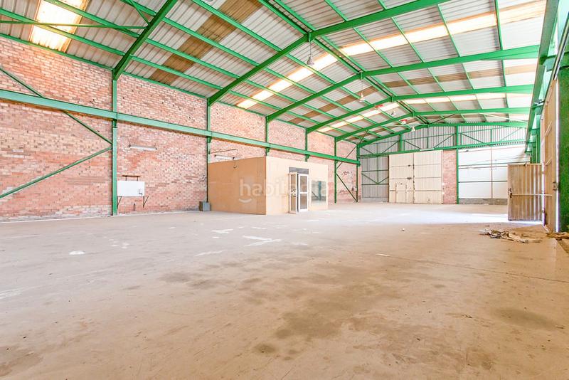 Foto f9475baa-f681-4a50-87aa-4c9bd750013b. Capannone industriale in Congost-Santa Caterina Manresa