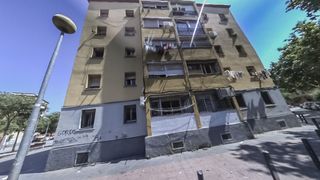 Pis  C/ cáceres. Solvia inmobiliaria  piso badalona