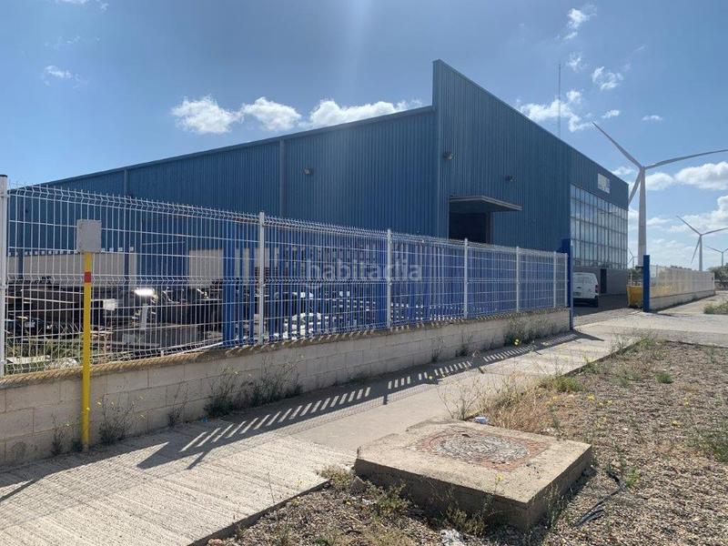 Foto 9d774753-51ae-49d1-af7a-aa97027ac42d. Bâtiment à usage industriel dans Buñuel
