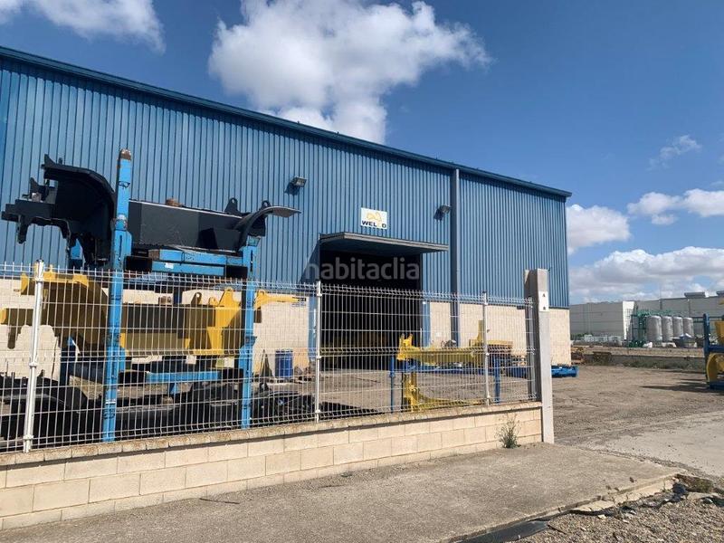 Foto a3254b45-25f5-480f-b72e-6bd9d523b083. Bâtiment à usage industriel dans Buñuel