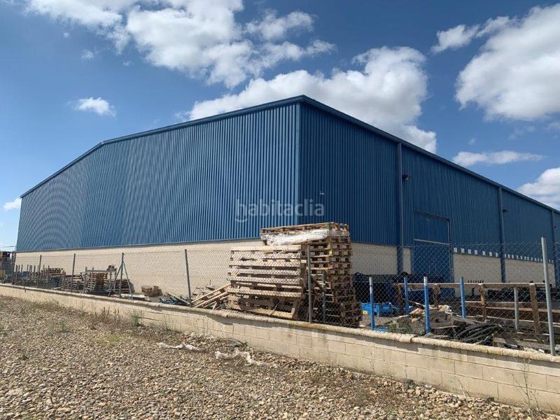 Foto ca287b7c-07b2-41be-a9ed-5df1b9c65026. Bâtiment à usage industriel dans Buñuel