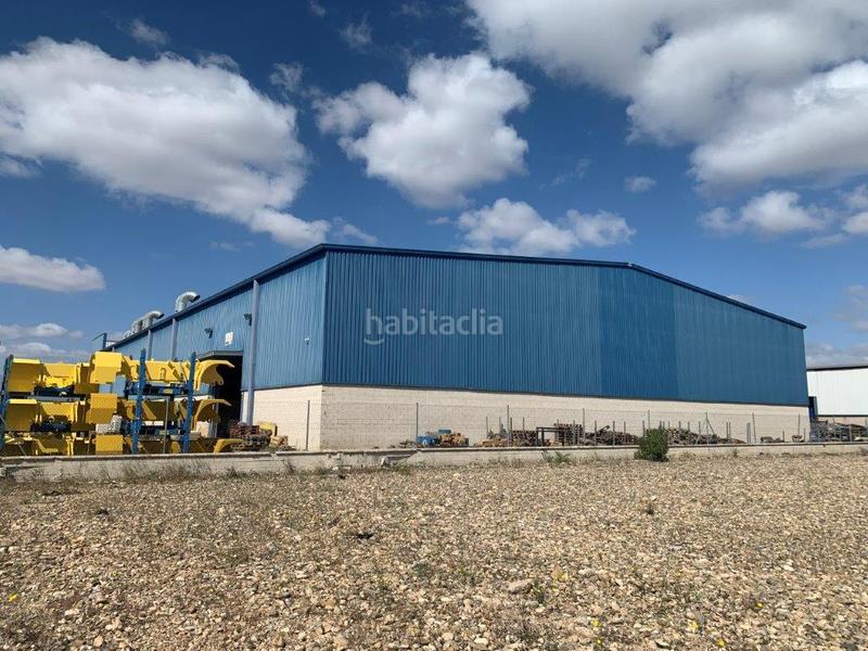 Foto df82f0f0-96d2-489e-99f4-c6e966ab2219. Bâtiment à usage industriel dans Buñuel