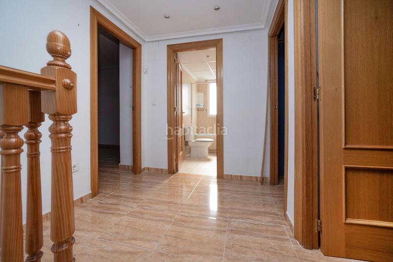 Foto 84944d9e-4193-425b-8c33-1193fa0d4448. Casa aparellada a Campo Alto-Club de Campo Elda