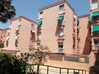 Pis  Pza. primero de mayo. Solvia inmobiliaria  piso gavà