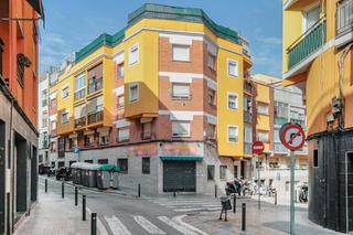 Ático  C/ pirineos. Solvia inmobiliaria  ático santa coloma de gramenet