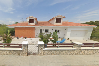 Xalet  C/ mas de montombra. Solvia inmobiliaria  casa olivella