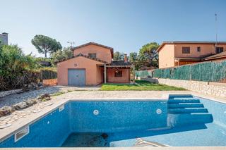 Chalet  C/ valencia. Solvia inmobiliaria  chalet independiente calonge