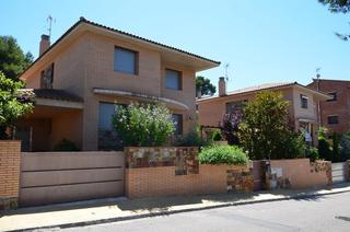 Chalet  C/ montsia. Solvia inmobiliaria  chalet independiente tarragona