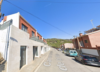 Maison jumelée  C/ garcilaso de la vega. Solvia inmobiliaria  chalet adosado santa coloma de gramenet