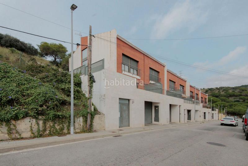 Foto 53b7a946-39b6-4a54-9ffe-84cbbf026876. Maison jumelée avec chauffage piscine dans Can Franquesa Santa Coloma de Gramenet