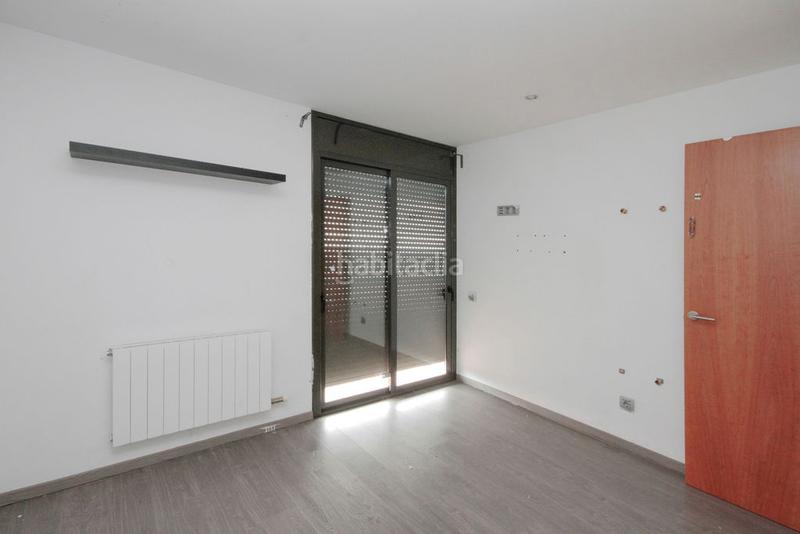 Foto 91da318b-74cf-4630-a7c7-b2ee077c7cd6. Maison jumelée avec chauffage piscine dans Can Franquesa Santa Coloma de Gramenet