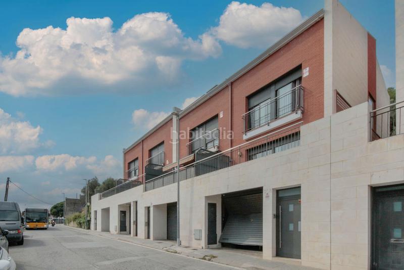 Foto be06d2a0-70cd-4e1a-bd29-6f040460596d. Maison jumelée avec chauffage piscine dans Can Franquesa Santa Coloma de Gramenet