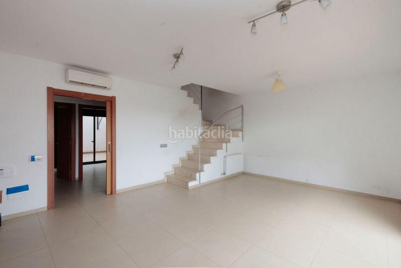 Foto cb73d26c-6963-4011-a141-74a47f7fd35d. Maison jumelée avec chauffage piscine dans Can Franquesa Santa Coloma de Gramenet