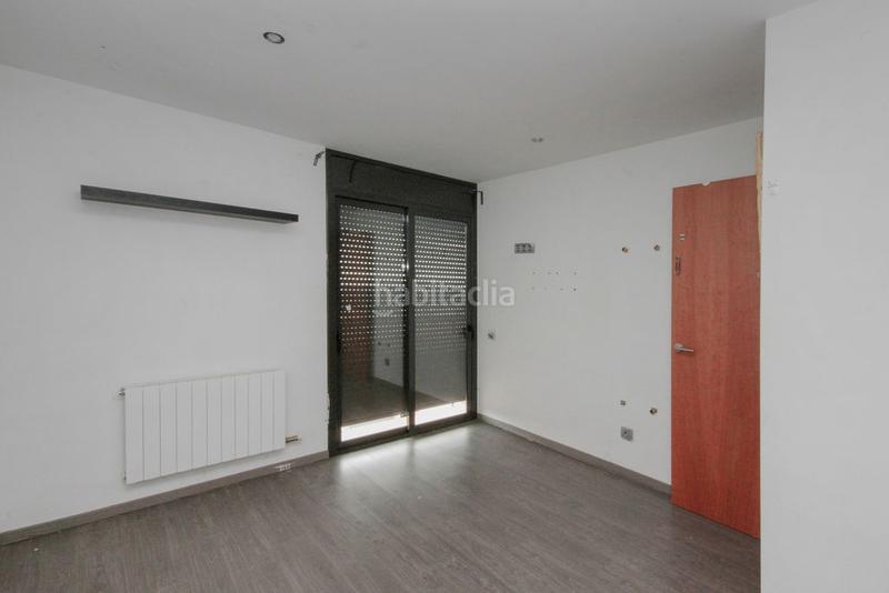 Foto ef651eec-7a7a-42f3-9f1d-cb5230b768b2. Maison jumelée avec chauffage piscine dans Can Franquesa Santa Coloma de Gramenet