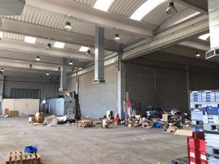 Bâtiment à usage industriel  C/ saturn. Solvia inmobiliaria  nave industrial terrassa