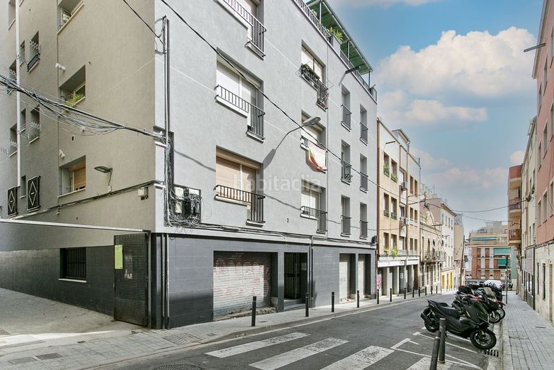Foto 1546b95f-d233-4860-b4ec-328ce4cd5d8c. Local comercial a Carmel Barcelona
