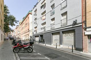 Local Comercial  C/ bernat bransi. Solvia inmobiliaria  locales barcelona