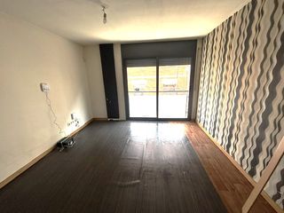 Flat  C/ jaume i. Solvia inmobiliaria  piso llagosta la