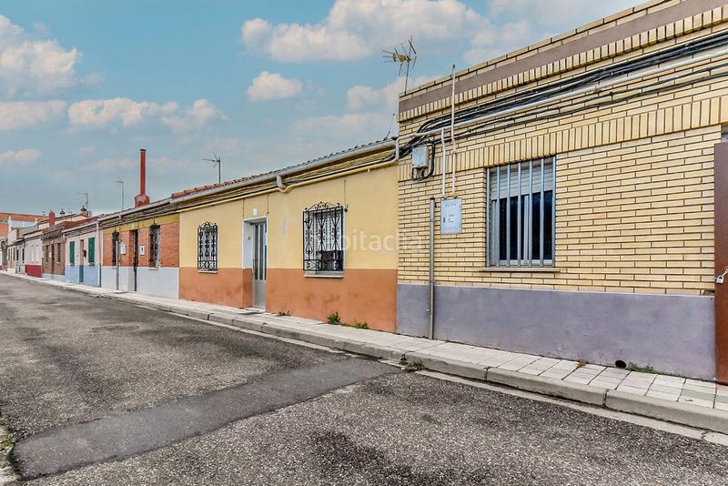 Foto ebac792a-91c7-4c7e-9698-0cdc869d7d10. Casa aparellada a El Cristo Palencia