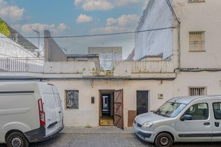 Casa aparellada  C/ torrevicente. Solvia inmobiliaria  chalet adosado sevilla