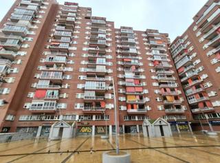 Locale commerciale  C/ riera blanca. Solvia inmobiliaria  locales hospitalet de llobregat el