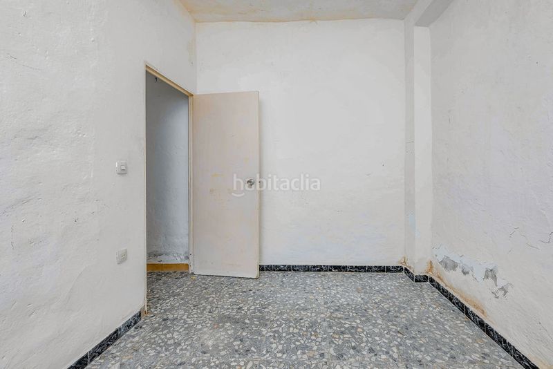 Foto 250b900d-c1b0-405b-9ceb-2e90f6c4e7c7. Casa aparellada a Palmete Sevilla