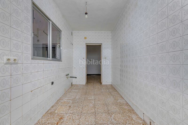 Foto 2ae90d98-64ef-4750-8db2-01e0aa36f692. Casa aparellada a Palmete Sevilla