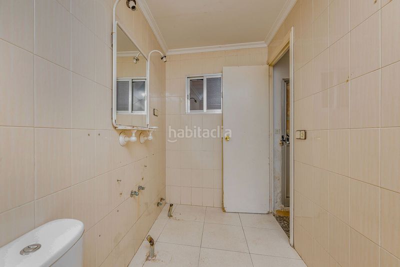 Foto 3115b3a1-00e5-4b1d-8b00-a24b654e2aff. Casa aparellada a Palmete Sevilla