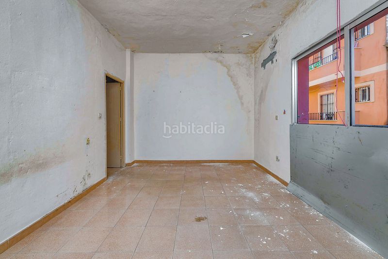 Foto 55caf72b-f252-4e44-b26f-5926d537774e. Casa aparellada a Palmete Sevilla