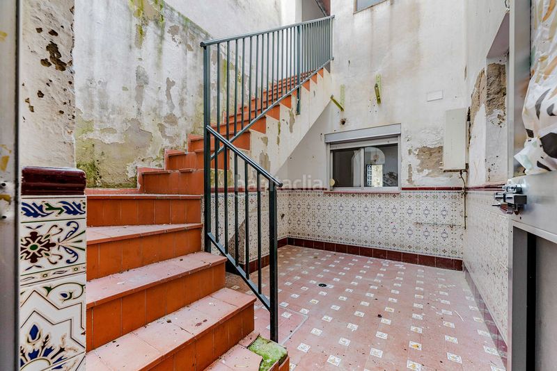 Foto c9c5b80e-f839-4f90-bd0d-fe38adbcfe05. Casa aparellada a Palmete Sevilla