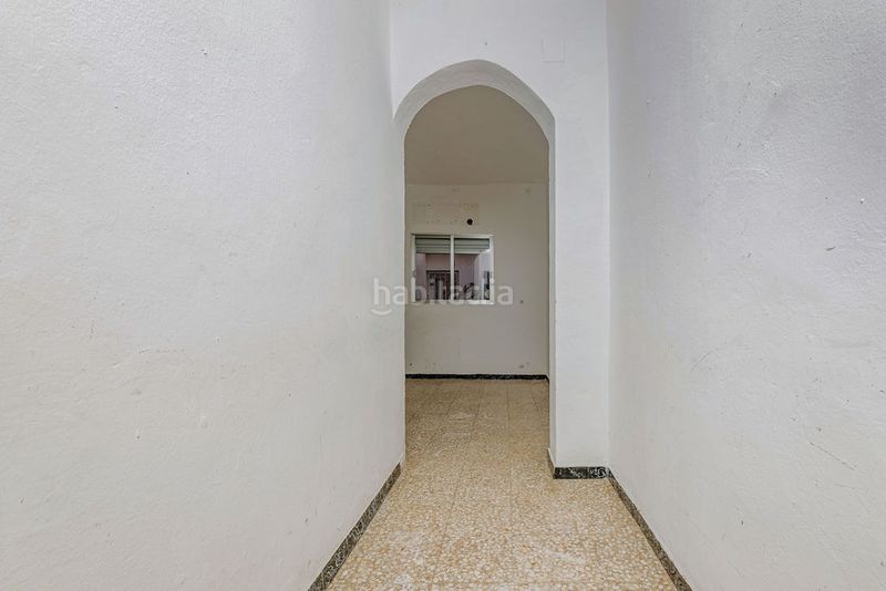 Foto e2bc0d69-768d-432f-82d6-4e0d192a3221. Casa aparellada a Palmete Sevilla