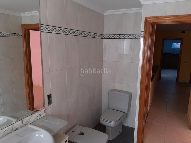 Foto 96d16f79-52eb-40c8-bc35-463ddd7c41d3. Casa pareada solvia inmobiliaria chalet adosado en Miralcamp