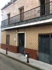 Casa aparellada  Madroño. Solvia inmobiliaria  chalet adosado linares