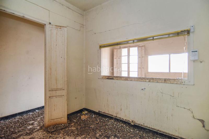 Foto 93f2ece3-f09c-43d0-b1ad-e74a3455b063. Édifice dans Manlleu