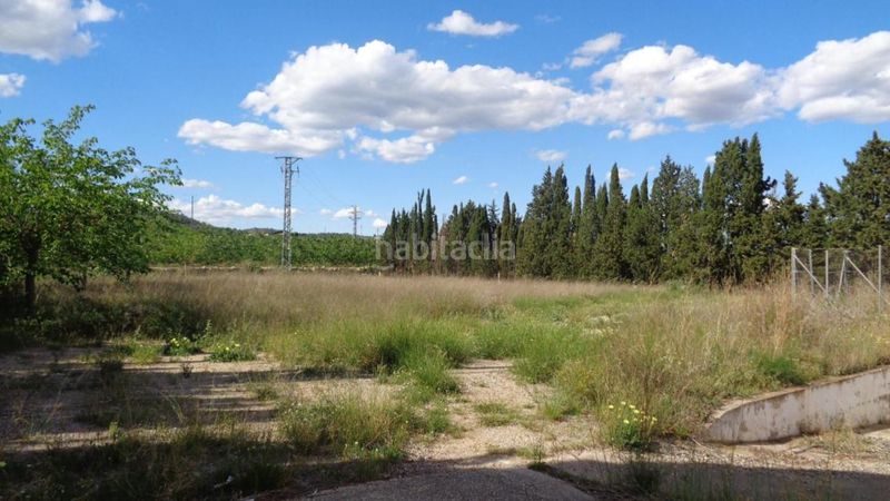 Foto 4b20bfbb-91eb-4734-8ce8-16c775cddb6a. Industrial building in Miravet