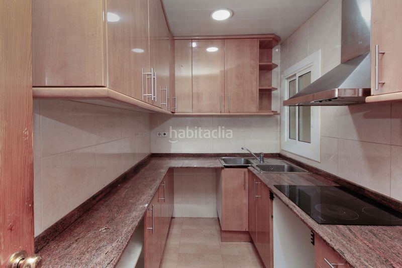 Foto d9de5dee-88d3-42e9-b0d0-c3a9037be559. Pis a Creu de Barberà Sabadell