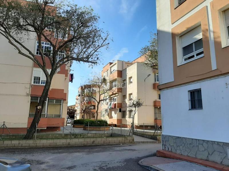 Foto f855b4a2-ce6d-482f-8105-9fb627fa008e. Local comercial solvia inmobiliaria locales en La Banda - Campo de Fútbol Chiclana de la Frontera