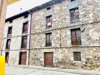 Casa aparellada  C/ ramón y cajal. Solvia inmobiliaria  chalet adosado belorado