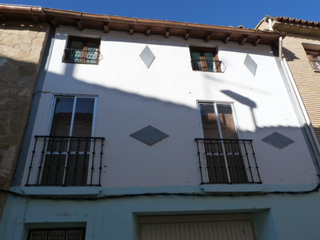 Casa aparellada  Baja. Solvia inmobiliaria  chalet adosado berbinzana