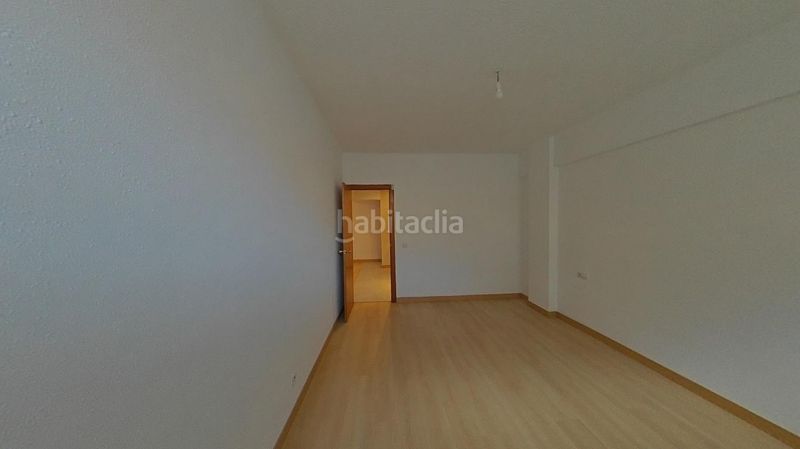 Foto fcf5cbbf-5e5c-4254-baa0-54229f3047bc. Pis a Peramàs Mataró