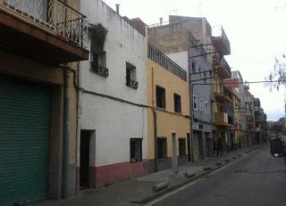 Casa aparellada  C/ squia. Solvia inmobiliaria  chalet adosado canovelles
