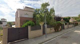 Chalet  C/ progres. Solvia inmobiliaria  chalet independiente cunit
